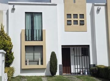 Casa · 130m² · 3 Recámaras · 2 Estacionamientos · Casa en Renta Bosques Residencial Zinacantepec