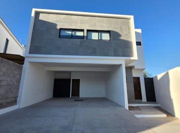 Casa · 262m² · 4 Recámaras · 2 Estacionamientos · Se Vende Casa en Fraccionamiento Denali Rejon
