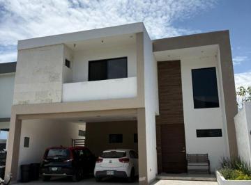 Casa de 4 habitaciones, Santiago · Renta Casa Amorada, Carretera Nacional, Santiago, Nuevo Leon