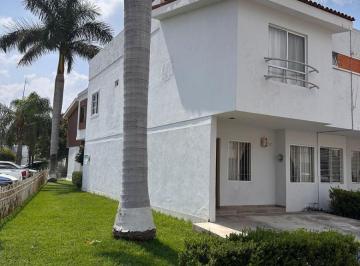 Casa de 4 habitaciones, San Pedro Tlaquepaque · Casa con 4 Recámaras en Renta en Parques del Bosque.