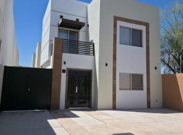 Casa de 4 habitaciones, Hermosillo · Casa en Renta Rivello Res. Poniente de Hermosillo, Sonora.