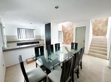d8bcf167e5ecaa8cee02455aa98d6361a11b6c56b76e019b24585e41beb3526e · Casa Remodelada en Venta Cerca de Av
