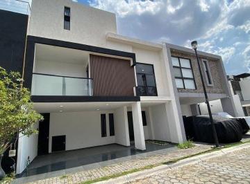 442f659d158ae03347fbb95642d7ffe3f6b2e9acfaeff7e1f69ede194f8274e3 · Casa en Venta en Lomas de Angelopolis