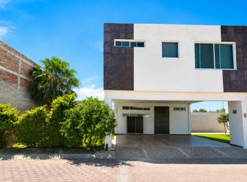 Fachada · Casa en Venta en Fraccionamiento Vista Hermosa, Cortazar, Guanajuato