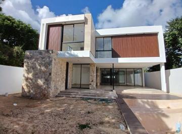 Casa · 401m² · 5 Recámaras · 6 Estacionamientos · Casa en Yucatán Country Club
