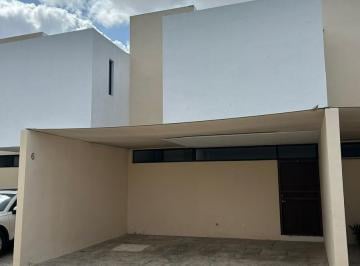 Casa · 2 Recámaras · 2 Estacionamientos · Casa en Cholul