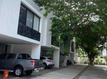 Casa · 120m² · 3 Recámaras · 2 Estacionamientos · Townhouse en Renta en Chuburná de Hidalgo, Mérida Yucatán