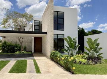 Casa · 537m² · 4 Recámaras · 4 Estacionamientos · Casa en Venta en Komchén, Mérida Yucatán
