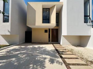 Casa · 245m² · 4 Recámaras · 2 Estacionamientos · Casa en Venta en Praderas del Mayab, Conkal Yucatán