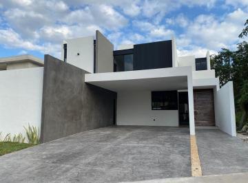 Casa · 306m² · 5 Recámaras · 4 Estacionamientos · Casa en Venta en Parque Natura, Mérida Yucatán