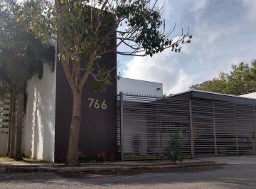 Casa · 255m² · 2 Recámaras · 2 Estacionamientos · Casa en Venta en Real Montejo, Mérida Yucatán (Eb - Wb4038)
