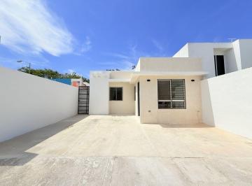 Casa · 184m² · 2 Recámaras · 1 Estacionamiento · Casa en Venta en Fracc. Las Américas, Mérida Yucatán