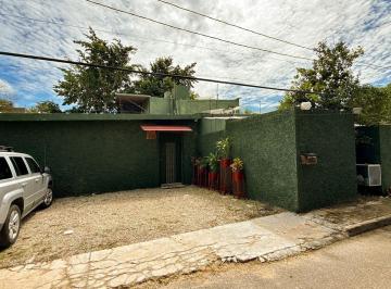 Casa · 218m² · 3 Recámaras · 2 Estacionamientos · Casa Amueblada en Venta en Cholul, Mérida Yucatán (Eb - Wf2421)
