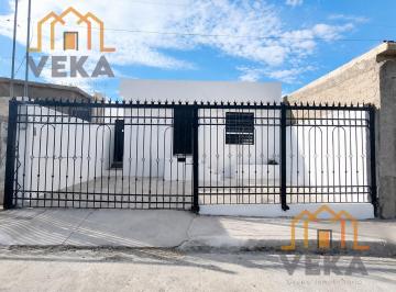 Casa · 74m² · 2 Recámaras · 2 Estacionamientos · Casa - Insurgentes