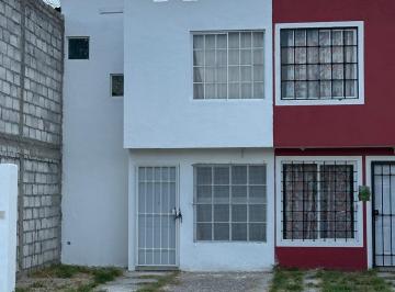 N/A · Casa con Recámara en Planta Baja en Venta | Fuentes de Balvanera