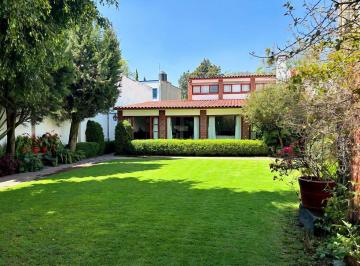 Casa de 5 habitaciones, Tlalpan · Amplia Casa en Venta con Jardín Propio, Tlalpan Centro, Ciudad de México.