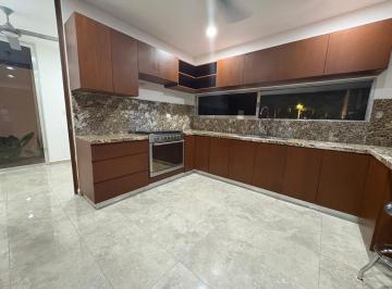 Casa en condominio de 4 habitaciones, Mérida · Casa con Alberca en El Fraccionamiento "El Origen".