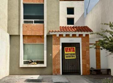 Casa de 2 habitaciones, Saltillo · Casa de 105 m² con 2 Recámaras en Venta en Real del Sol