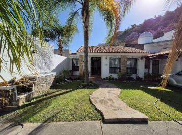 d5c24b4be637871a8b06d073b313ce3a1c4358dc940f238501249e240c79487d · Casa en Renta de Una Planta en Palomar