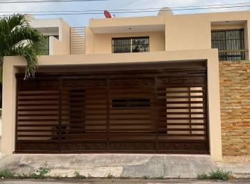 Casa de 3 habitaciones, Mérida · Casa con Recámara en Planta Baja