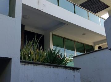 Casa · 409m² · 4 Recámaras · 4 Estacionamientos · Casa en Renta con Alberca en Las Terrazas
