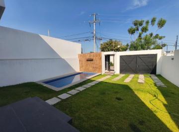 Casa · 260m² · 4 Recámaras · 4 Estacionamientos · Casa Nueva en Venta en Lomas Trujillo, Morelos