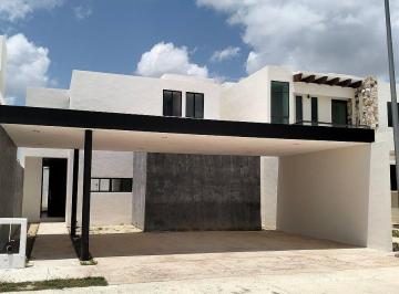 1f828e7285a2eaef34185ef90e50123ae9492171b647a21b080a8353d148c1bb · Casa en Venta en Merida en Privada con Amenidades