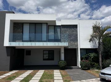 Casa · 300m² · 4 Recámaras · Casa - Fraccionamiento El Lucero