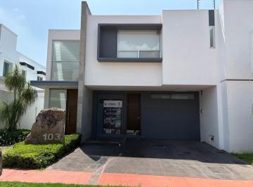 Casa · 321m² · 4 Recámaras · 2 Estacionamientos · Exclusiva Residencia de Lujo en Venta | La Rioja, Tlajomulco de Zúñiga