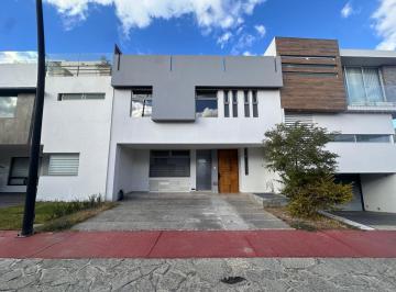 Casa · 147m² · 2 Estacionamientos · Casa en Renta Soare Acanthia, Solares Residencial Dentro de Coto