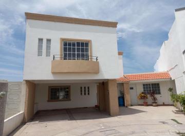 Casa · 265m² · 4 Recámaras · 2 Estacionamientos · Casa en Venta en Senderos, Torreón Coahuila