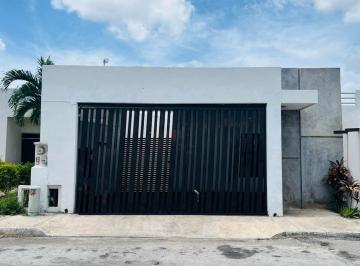 Casa · 2 Recámaras · 2 Estacionamientos · Casa en Rento Casa Amueblada Ideal Para Estudiantes o Matrimonio Joven