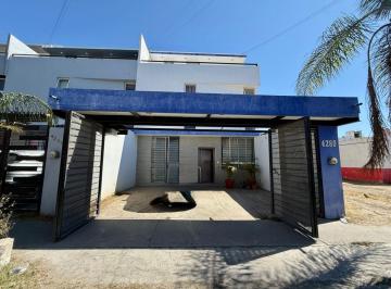Casa de 3 habitaciones, Zapopan · Casa en Venta El Fortin en Av