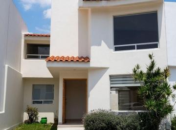 69ca4c813cb71e68b7ad7deae5f9368bb27fff9ba973592559a90e04165599f6 · Casa en Renta en Milenio III, Queretaro