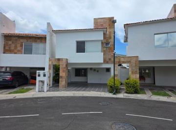 f11862bc6ff53e3cab15a7030190d12875b7fd748e02f5ca6b055a4c2d476676 · Casa en Venta en Juriquilla Santa Fe | Condominio Las Lunas | Cuarto Servicio
