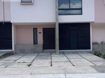 Casa en condominio · 152m² · 3 Recámaras · Amplia Casa en Venta Junto a El Campanario | 3 Recámaras | Amenidades | Virrey de Cataluña Lomas del