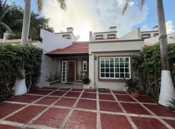 Casa de 3 habitaciones, Cancún · Casa en Renta en Colonia Doctores | Amplio Terreno | 3 Recámaras | Cancún