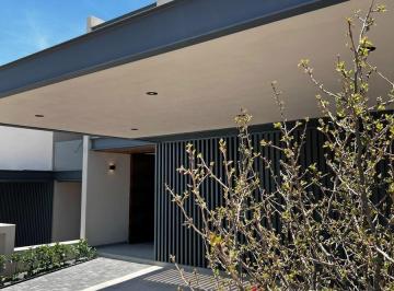58351de49c0f3f40ce3357bb703d8127a8e1d621e5e7dba5340dd78fd85dc974 · Casa en Venta en Fraccionamiento Altozano, Dentro de Condominio Niebla
