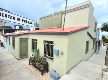 Casa de 3 habitaciones, Oaxaca de Juárez · "Casa Olivo" Recien Remodelada con Alta Plusvalía
