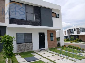 Casa · 150m² · 3 Recámaras · 2 Estacionamientos · Casa en Renta en Zakia 3 Recámaras, 3 Baños y Aire Acondicionado