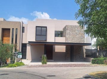 bb93be86d0e88e58baaba5ed9ec9af0795837e7fc98c55a7729c07b3b59d11bf · Casa en Venta en Altozano, Condominio Laja, con Recamara en Planta Baja