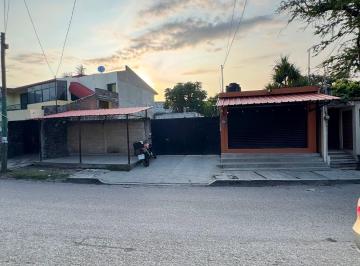 Terreno / Lote · 40m² · 2 Estacionamientos · Terreno en Venta en Av Principal