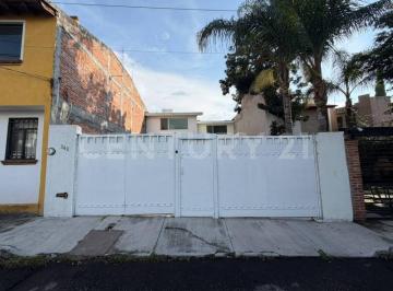 Casa · 237m² · 4 Recámaras · 5 Estacionamientos · Renta de Casa en Tejeda