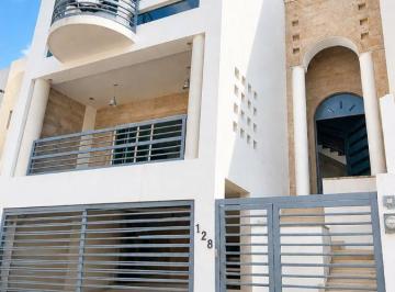 Casa de 3 habitaciones, Monterrey · Casa en Venta Cumbres Elite