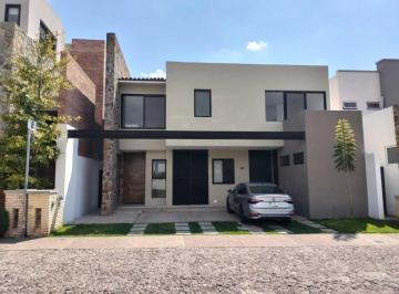 06e8ab07aa0f1b90d724a9a0cce9dbb91cf43850aef043a22e9d4323ded79072 · Casa en Venta o Renta en Jurica | Condominio Arco de Piedra | 3 Recámaras
