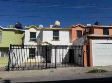 Casa · 104m² · 2 Recámaras · Casa en Renta en Paseos de Chihuahua, Chihuahua, Chih.