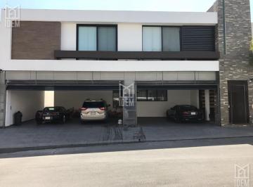 Casa · 540m² · 5 Recámaras · 4 Estacionamientos · 1111 - Casa en Venta en Colonia Cumbres Elite