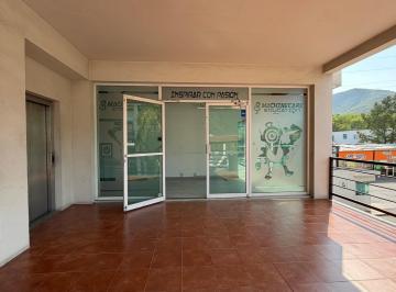 Local comercial · 168m² · 87 Estacionamientos · Local Comercial en Plaza Remax, Carretera Nacional - (4)