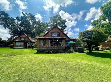 Casa en condominio de 3 habitaciones, Valle de Bravo · Casa en Venta en El Centro E Avandaro