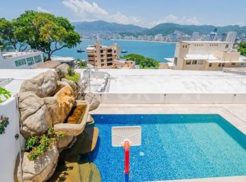 Casa · 587m² · 4 Recámaras · 2 Estacionamientos · Casa en Venta en Guitarrón, Acapulco